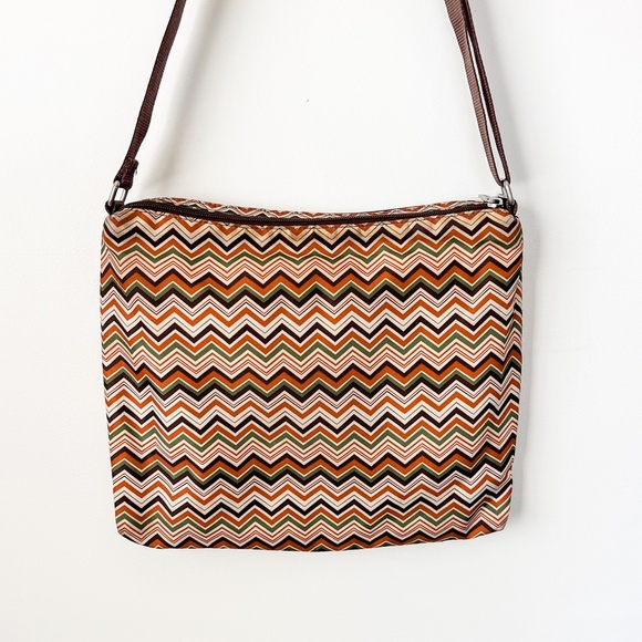 Awesome Baggallini Textile Shoulder Bag Pouch Purse - Picture 5 of 8